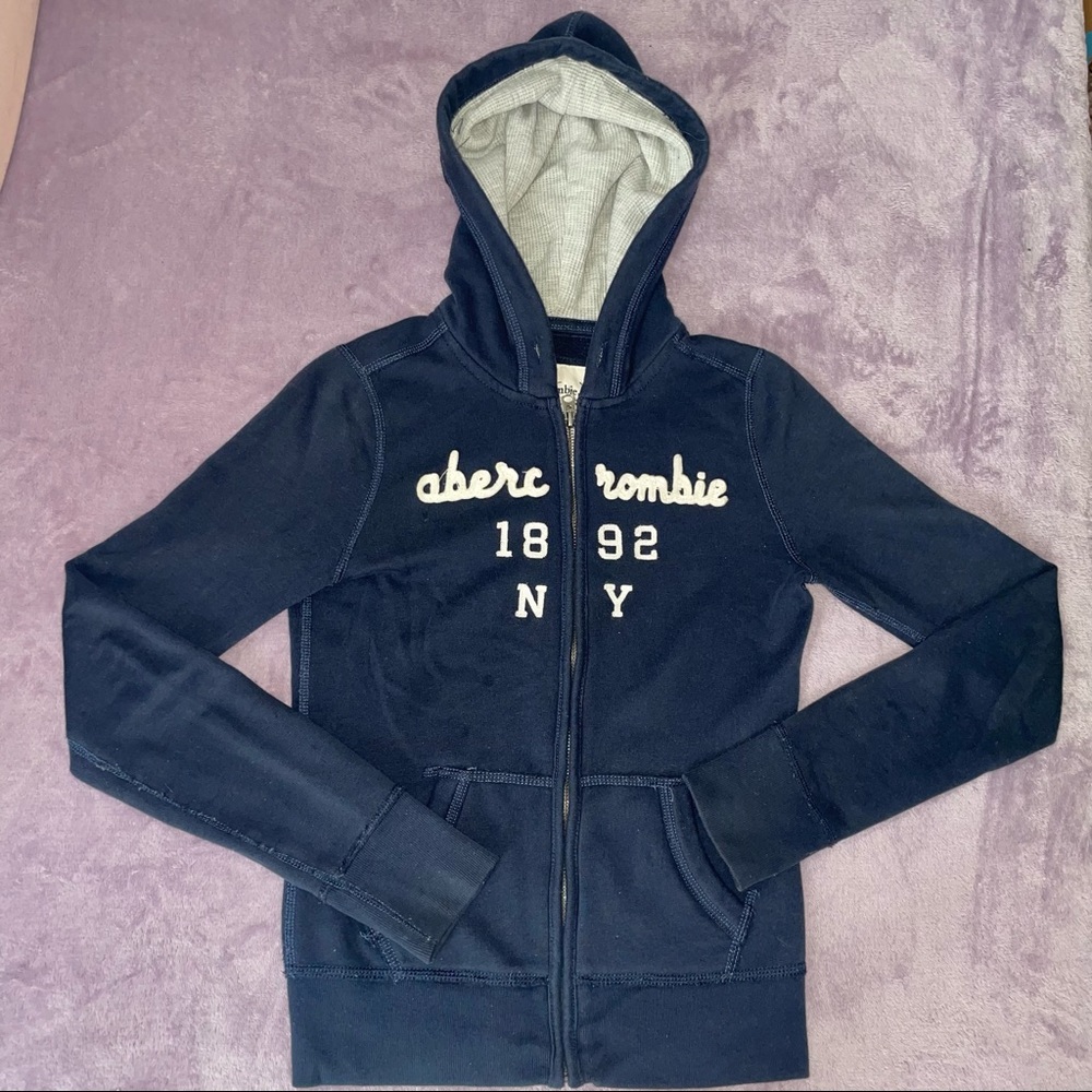 abercrombie zip up hoodie 🤍